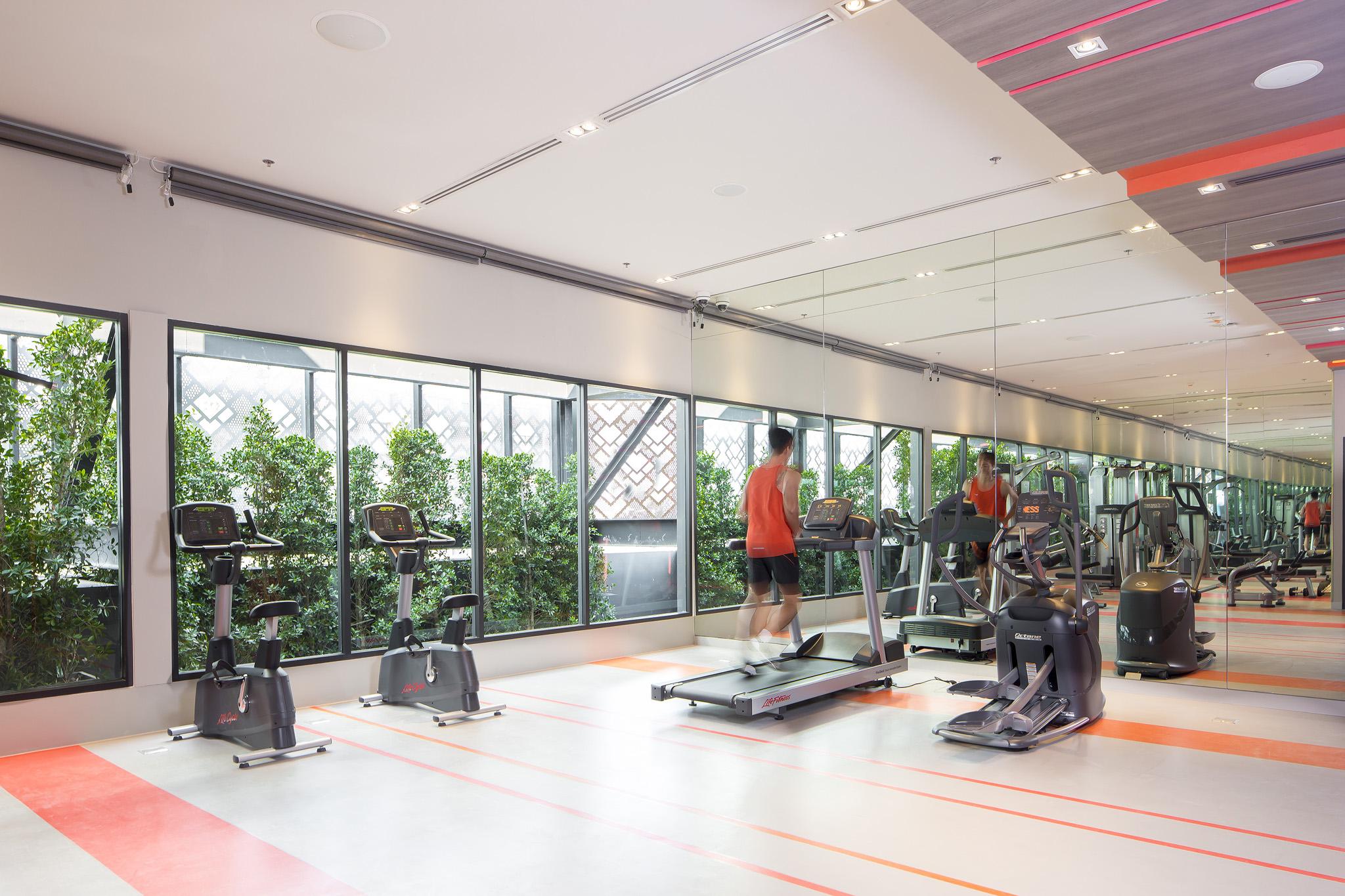 U Nimman Chiang Mai Ξενοδοχείο Εξωτερικό φωτογραφία The gym at the hotel
