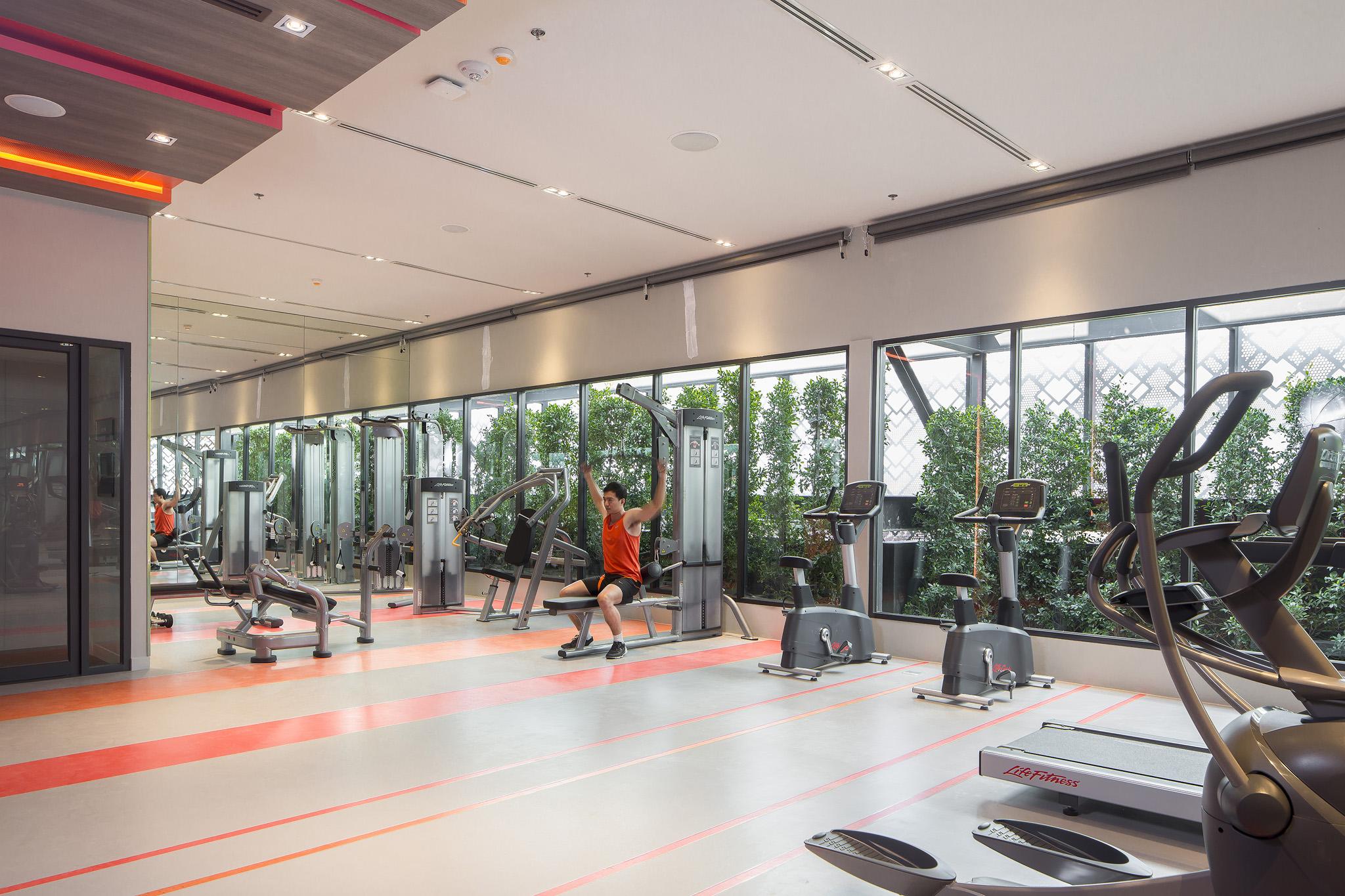 U Nimman Chiang Mai Ξενοδοχείο Εξωτερικό φωτογραφία The gym at the hotel