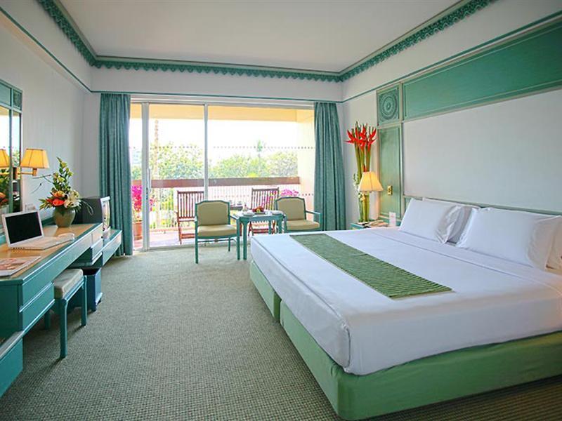 U Nimman Chiang Mai Ξενοδοχείο Δωμάτιο φωτογραφία A room at the hotel